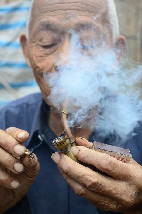 烟用爆珠能吃吗_烟用爆珠对身体有害吗_爆珠烟可以咬破吗