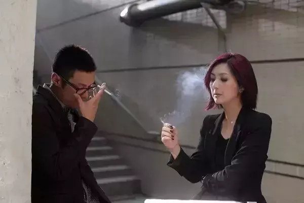 万宝路钱包多少钱_万宝路爆珠香烟多少钱一盒_万宝路爆珠多少钱一包