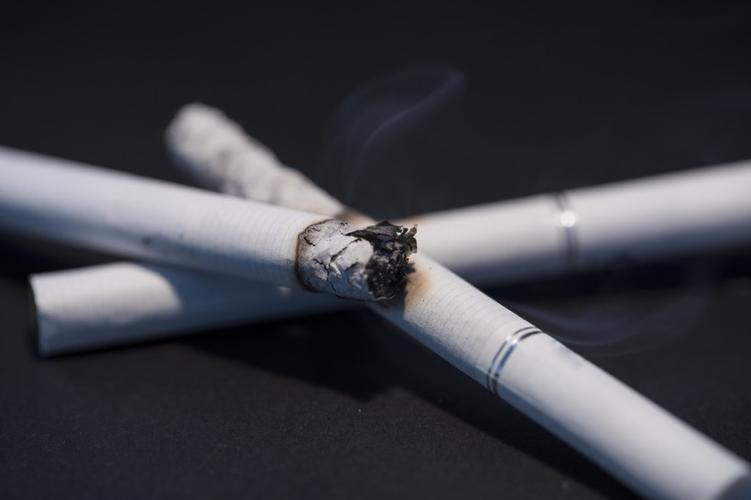 普通香烟和爆珠哪个伤害大_爆珠香烟和普通香烟哪个危害大_香烟爆珠对人体有害吗