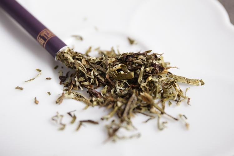 爆珠香烟和普通香烟哪个危害大_普通香烟和爆珠哪个伤害大_香烟爆珠对人体有害吗